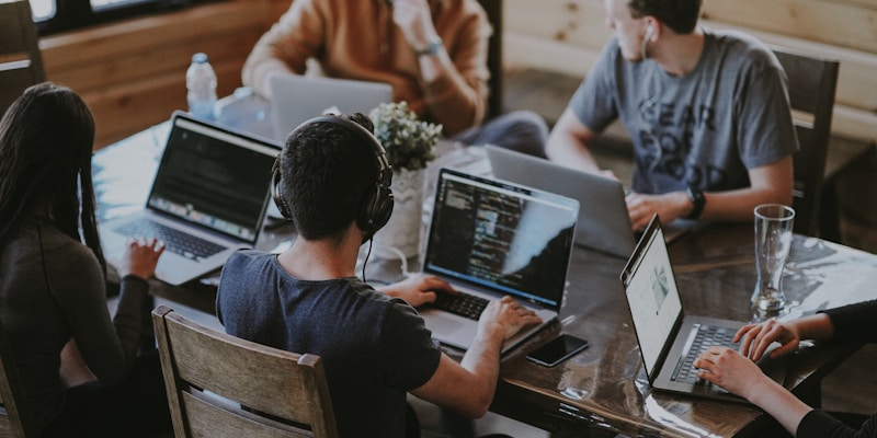 Ինչպես կառուցել կորպորատիվ մշակույթ, որ լավ մարդկանց պահի